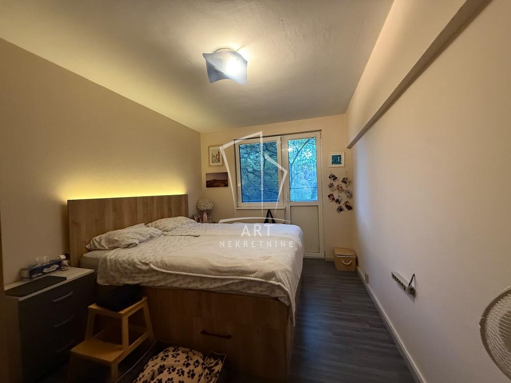 Stan na prodaju u Beogradu, Karaburma, dvoiposoban, 57m2, cena 170000 evra