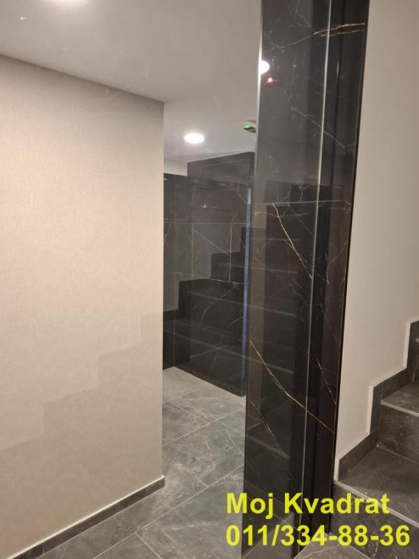 Stan na prodaju u Beogradu, Novi Beograd blok 72, jednoiposoban, 45m2, cena 155000 evra