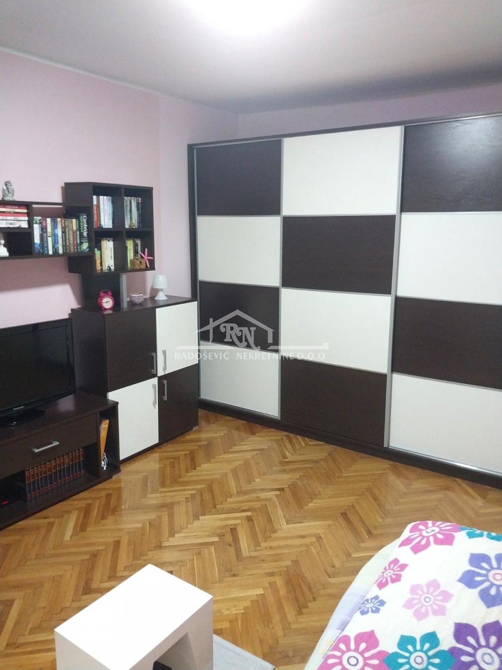 Stan na prodaju u Beogradu, Braće Jerković, jednoiposoban, 49m2, cena 132000 evra