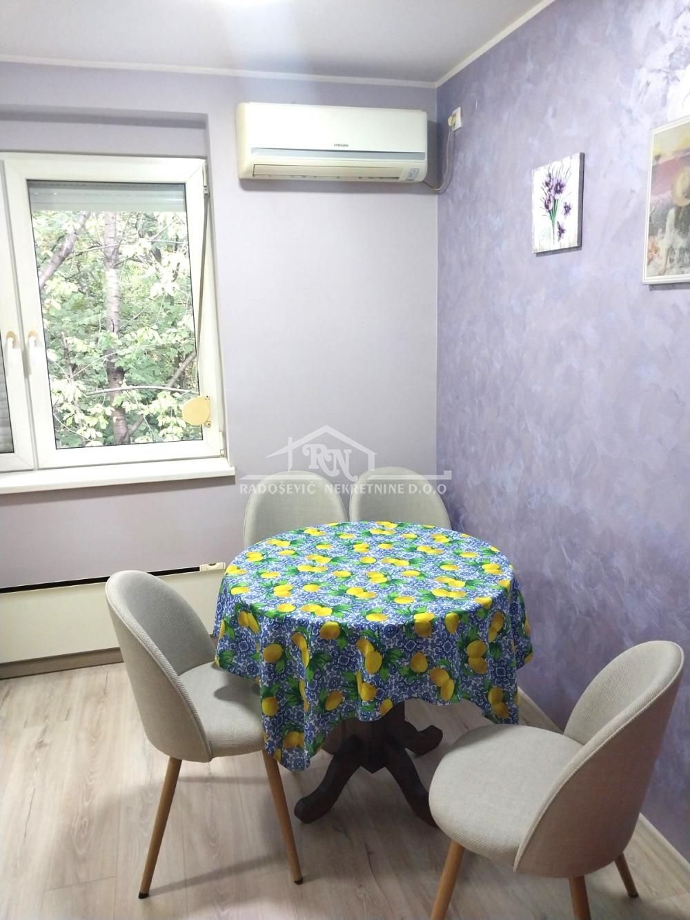 Stan na prodaju u Beogradu, Braće Jerković, jednoiposoban, 49m2, cena 132000 evra
