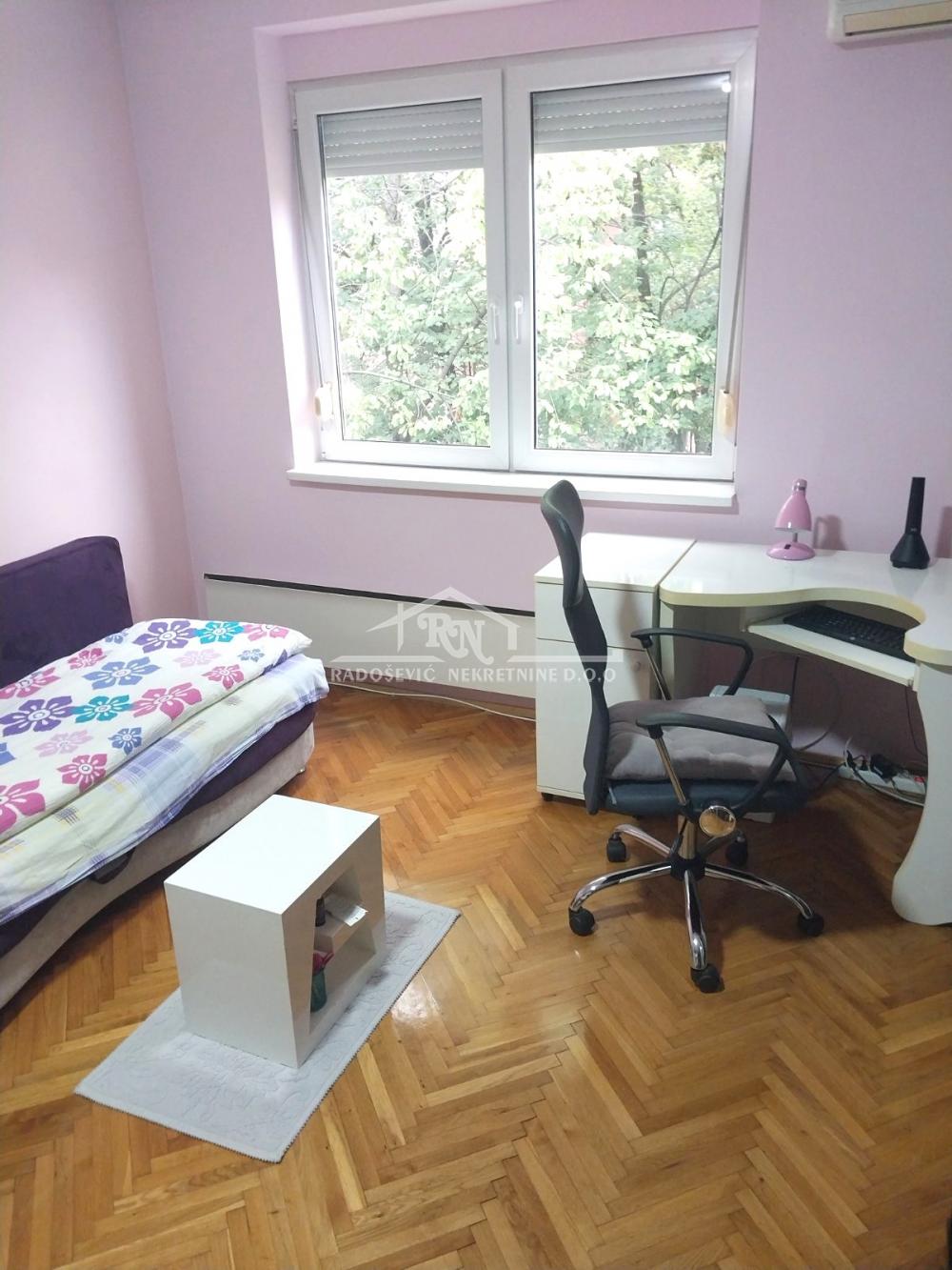 Stan na prodaju u Beogradu, Braće Jerković, jednoiposoban, 49m2, cena 132000 evra