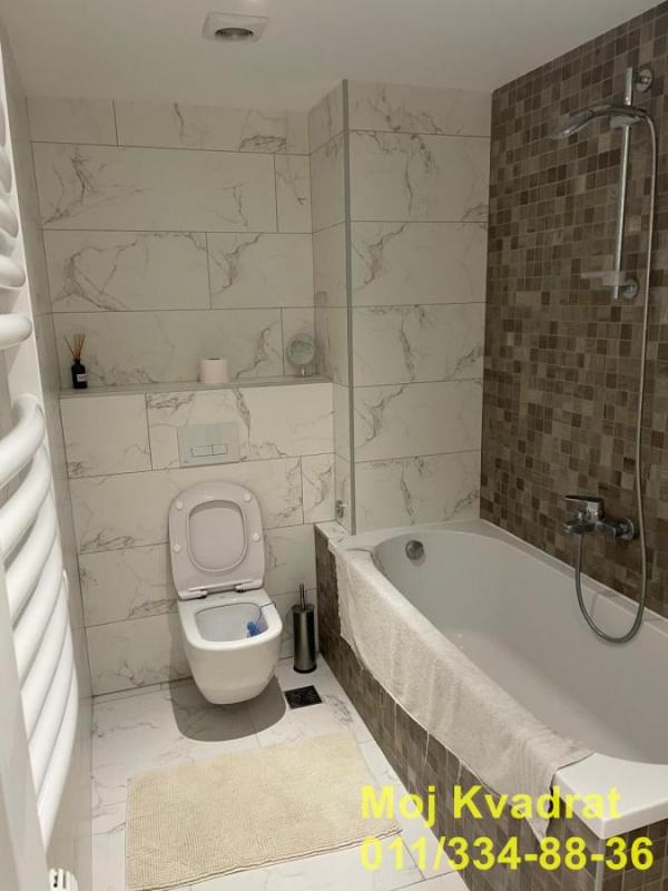 Stan na prodaju u Beogradu, Novi Beograd blok 64, trosoban, 62m2, cena 300000 evra