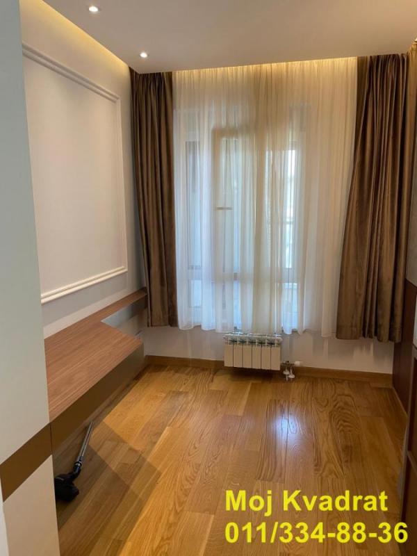 Stan na prodaju u Beogradu, Novi Beograd blok 64, trosoban, 62m2, cena 300000 evra