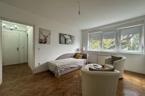 Stan na prodaju u Beogradu, Dedinje, jednoiposoban, 38m2, cena 185000 evra