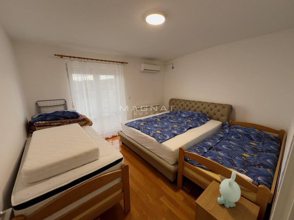 Stan na prodaju u Beogradu, Đeram pijaca, trosoban, 110m2, cena 375000 evra
