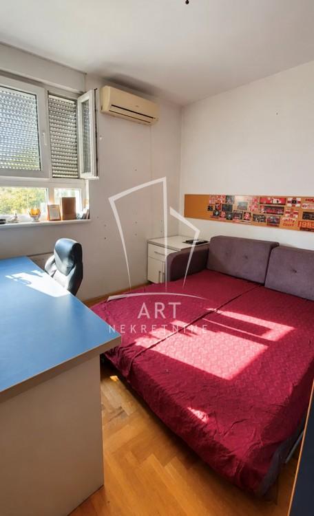 Stan na prodaju u Beogradu, Palilula, cetvorosoban, 81m2, cena 320000 evra