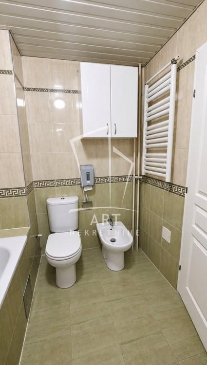 Stan na prodaju u Beogradu, Palilula, cetvorosoban, 81m2, cena 320000 evra