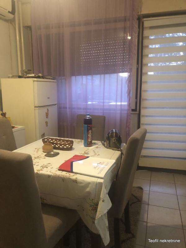 Stan na prodaju u Beogradu, Zemun, dvosoban, 60m2, cena 240000 evra