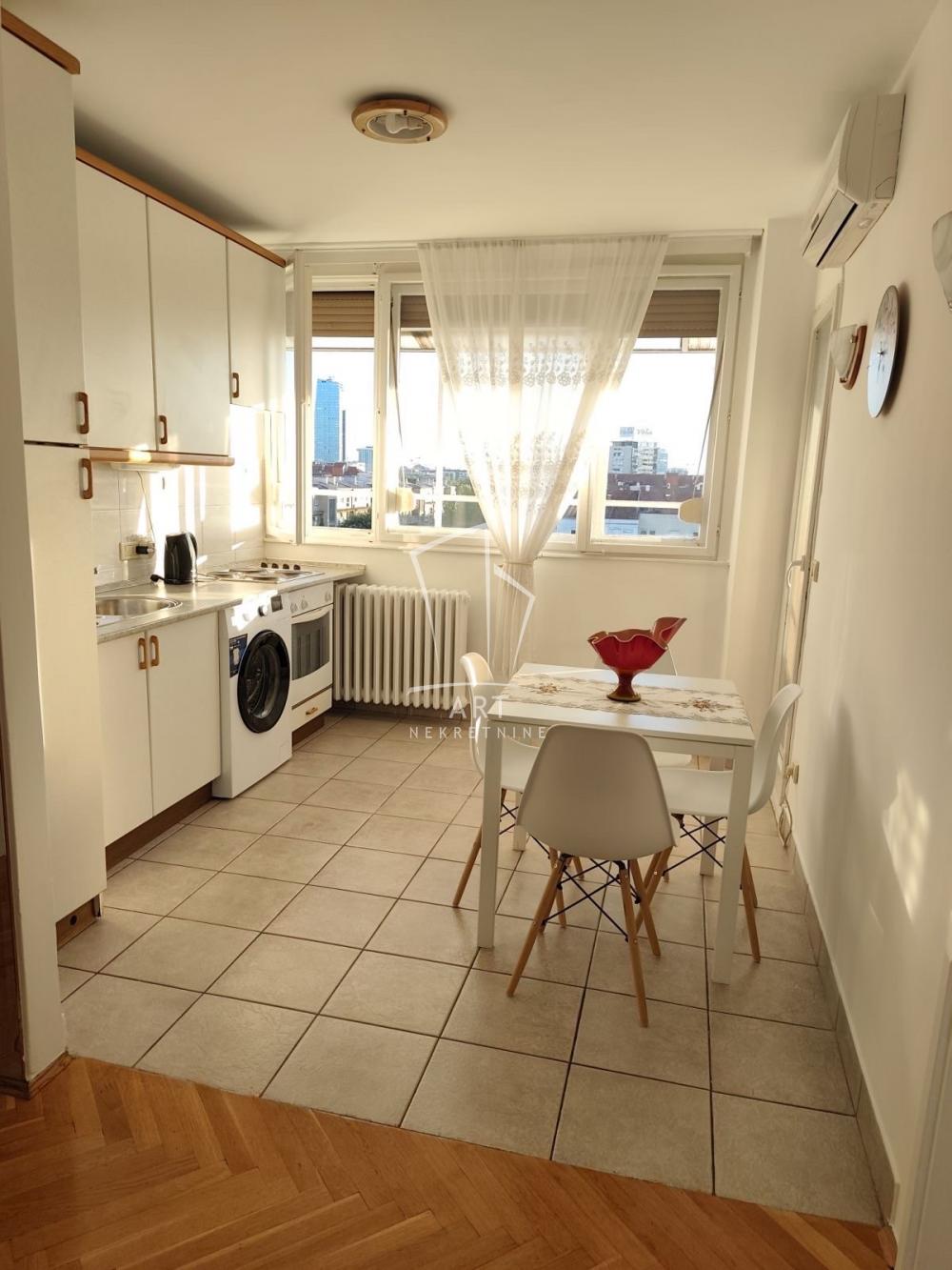Stan na prodaju u Beogradu, Novi Beograd, dvosoban, 51m2, cena 219000 evra