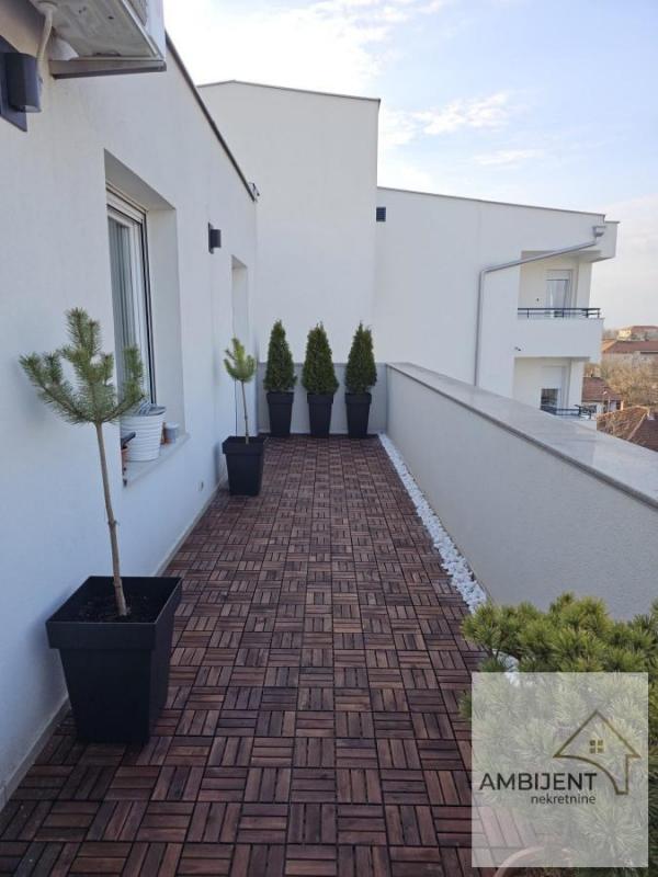 Stan na prodaju u Beogradu, Zemun, trosoban, 70m2, cena 250000 evra