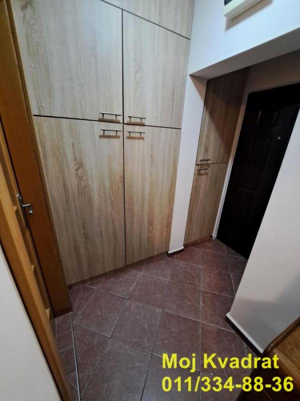 Stan na prodaju u Beogradu, Novi Beograd blok 44 (Piramida), jednosoban, 32m2, cena 99000 evra