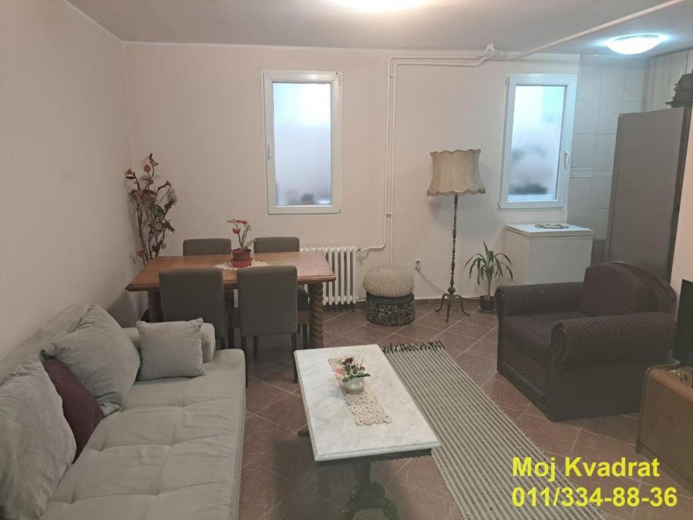 Stan na prodaju u Beogradu, Novi Beograd blok 44 (Piramida), jednosoban, 32m2, cena 99000 evra