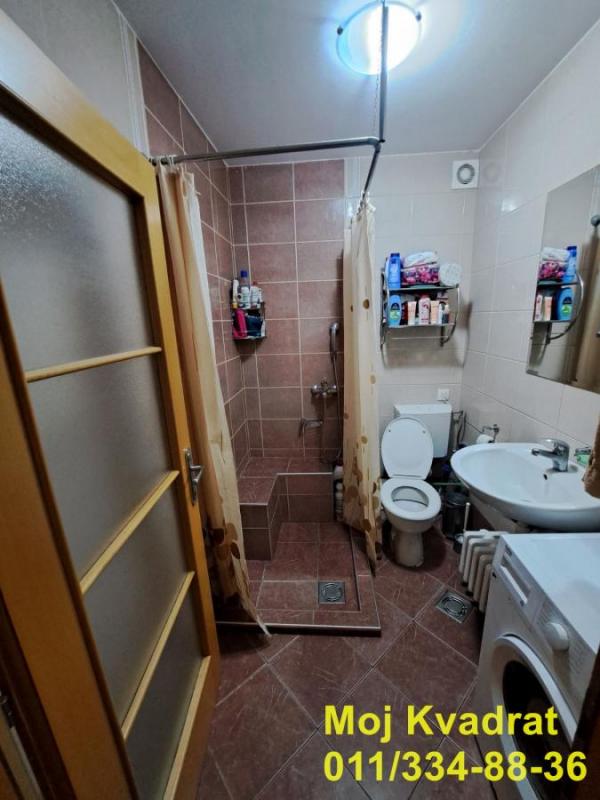 Stan na prodaju u Beogradu, Novi Beograd blok 44 (Piramida), jednosoban, 32m2, cena 99000 evra