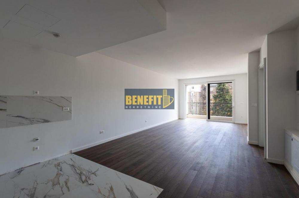 Stan na prodaju u Beogradu, Slavija, cetvorosoban, 115m2, cena 590000 evra