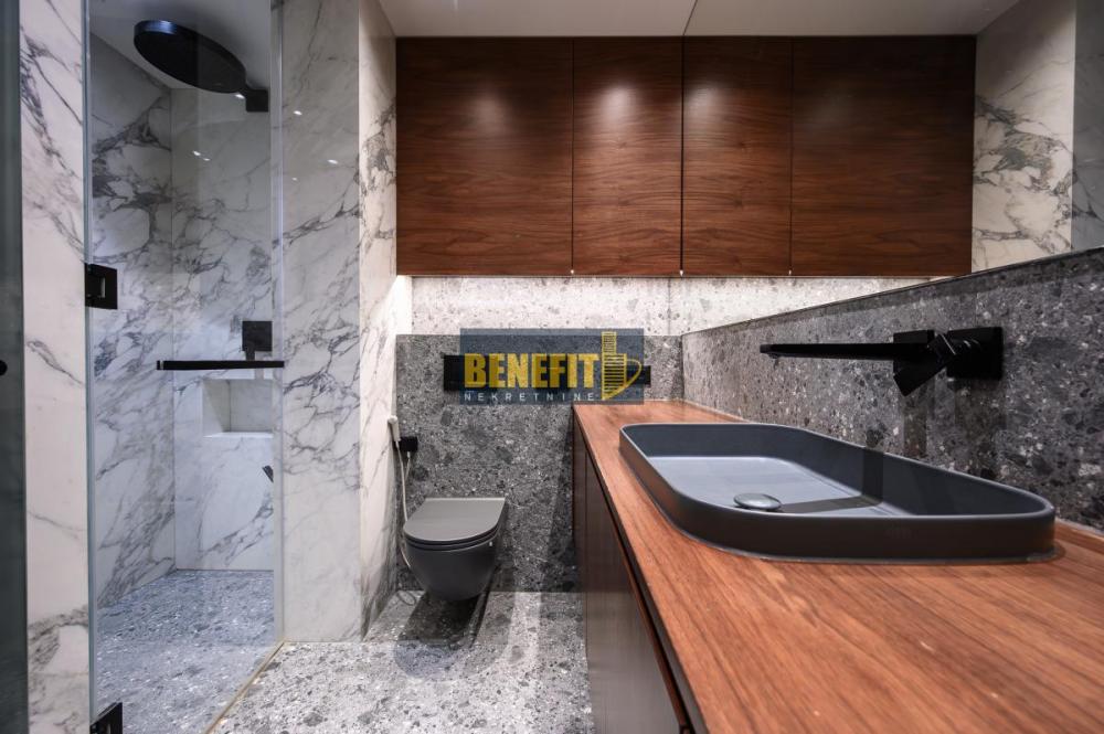 Stan na prodaju u Beogradu, Novi Beograd blok 65, dvosoban, 56m2, cena 275000 evra