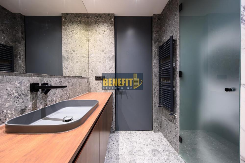 Stan na prodaju u Beogradu, Novi Beograd blok 65, dvosoban, 56m2, cena 275000 evra