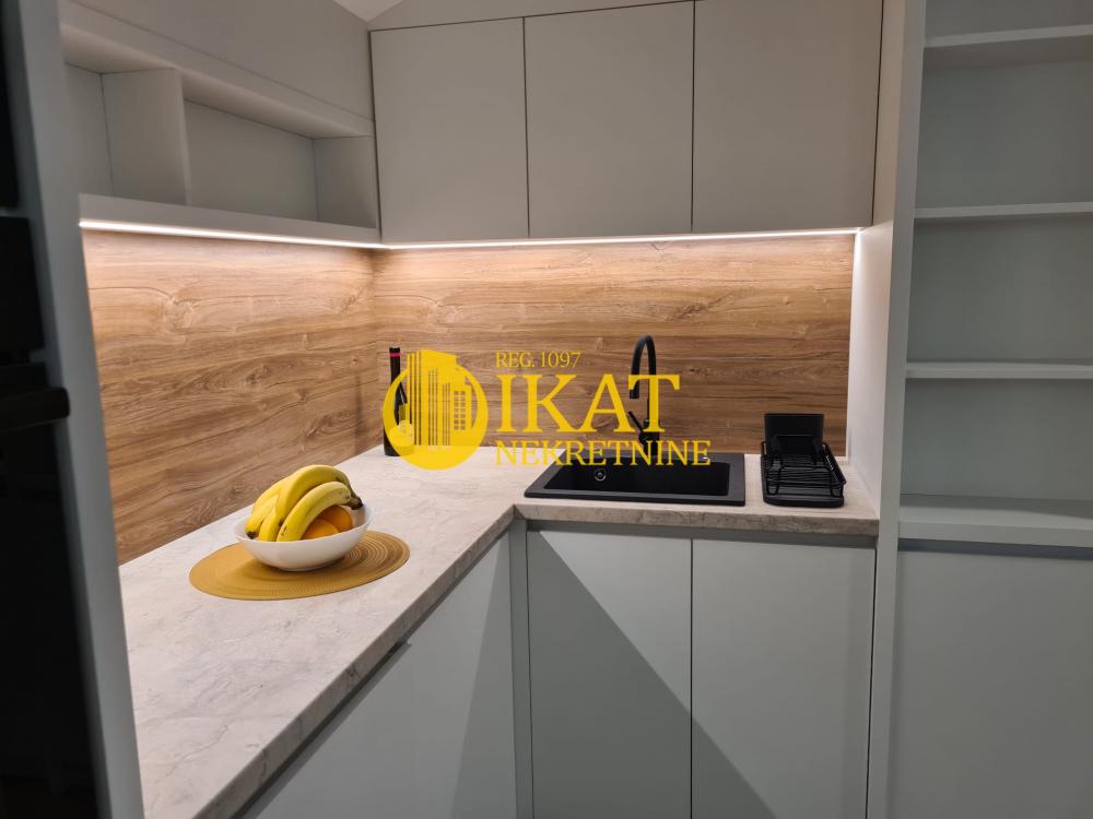 Stan na prodaju u Beogradu, Dedinje, cetvorosoban, 360m2, cena 950000 evra
