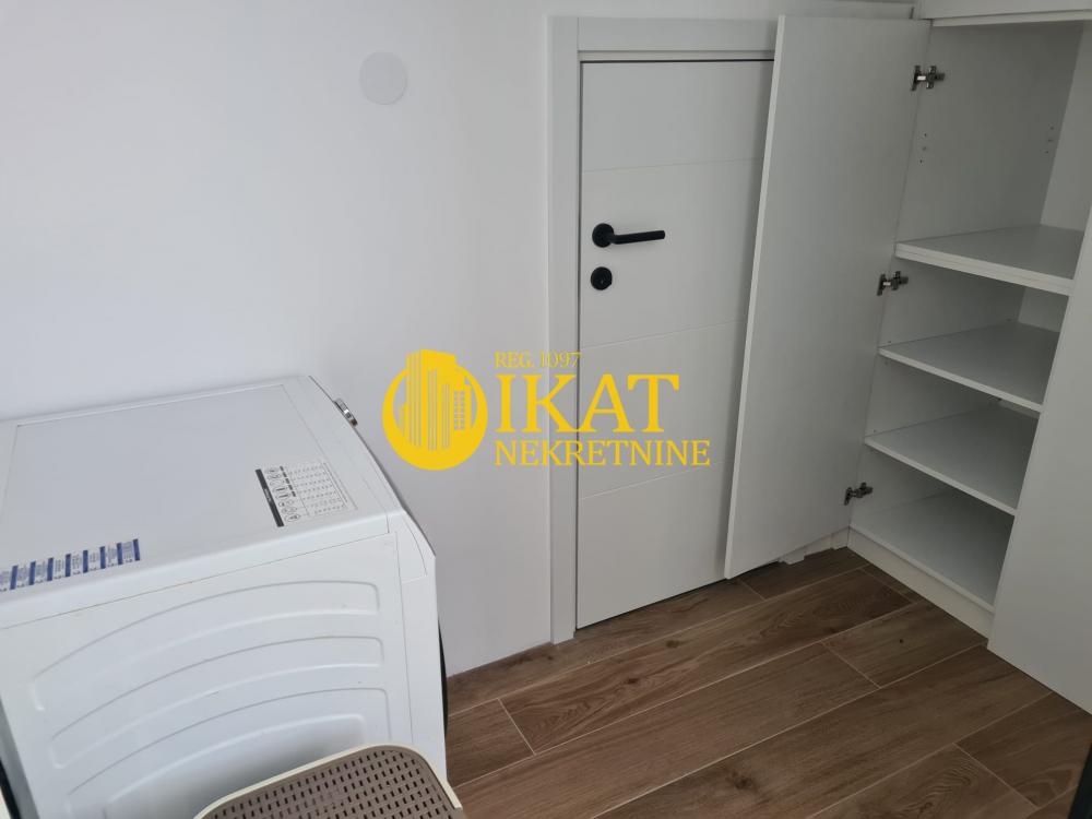 Stan na prodaju u Beogradu, Dedinje, cetvorosoban, 360m2, cena 950000 evra