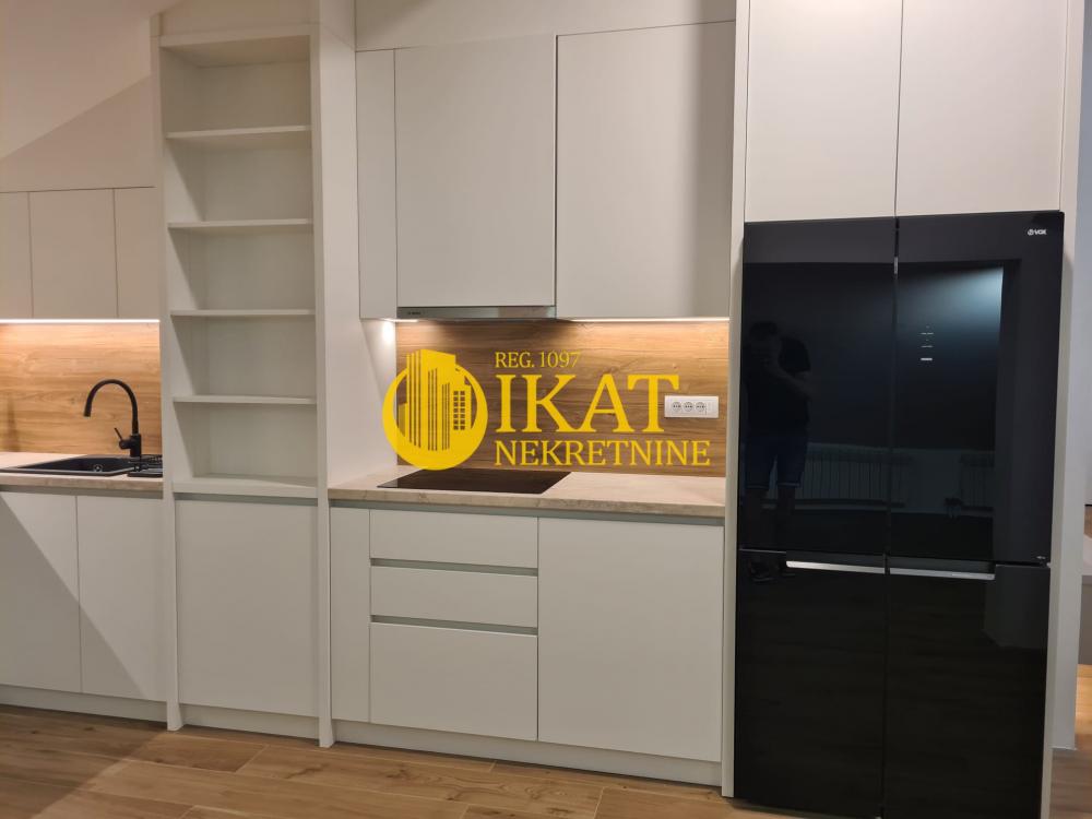 Stan na prodaju u Beogradu, Dedinje, cetvorosoban, 360m2, cena 950000 evra