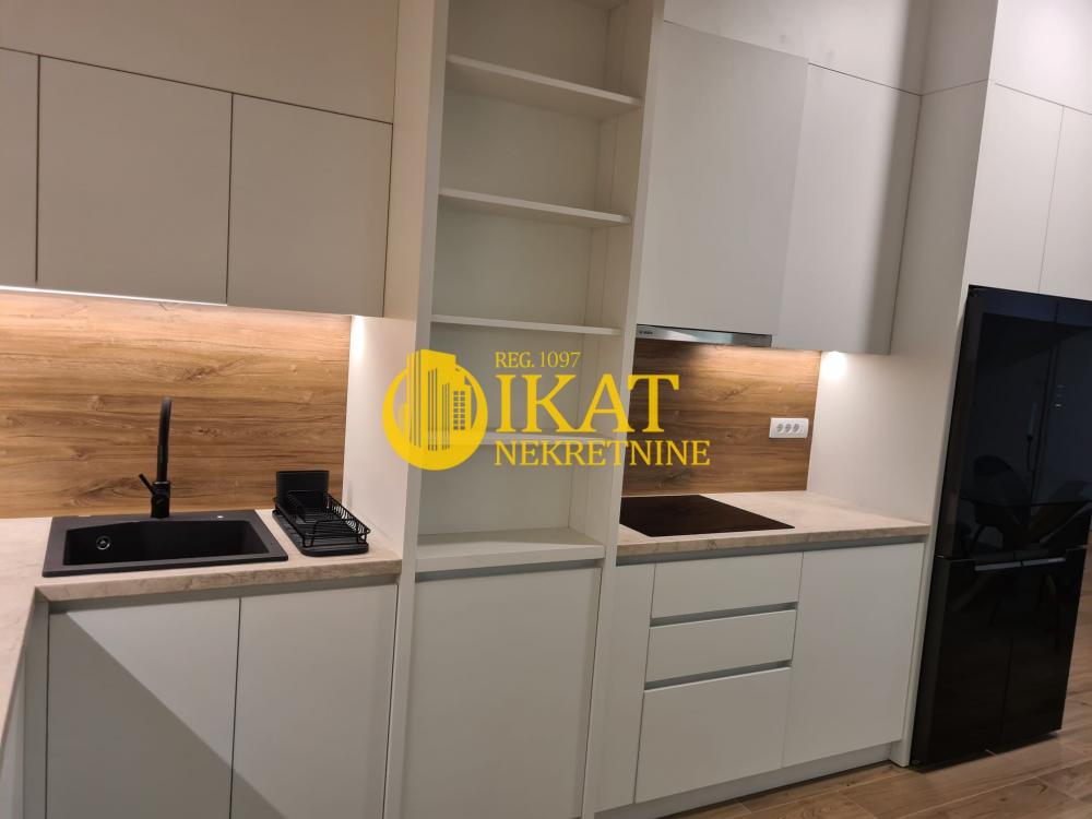Stan na prodaju u Beogradu, Dedinje, cetvorosoban, 360m2, cena 950000 evra