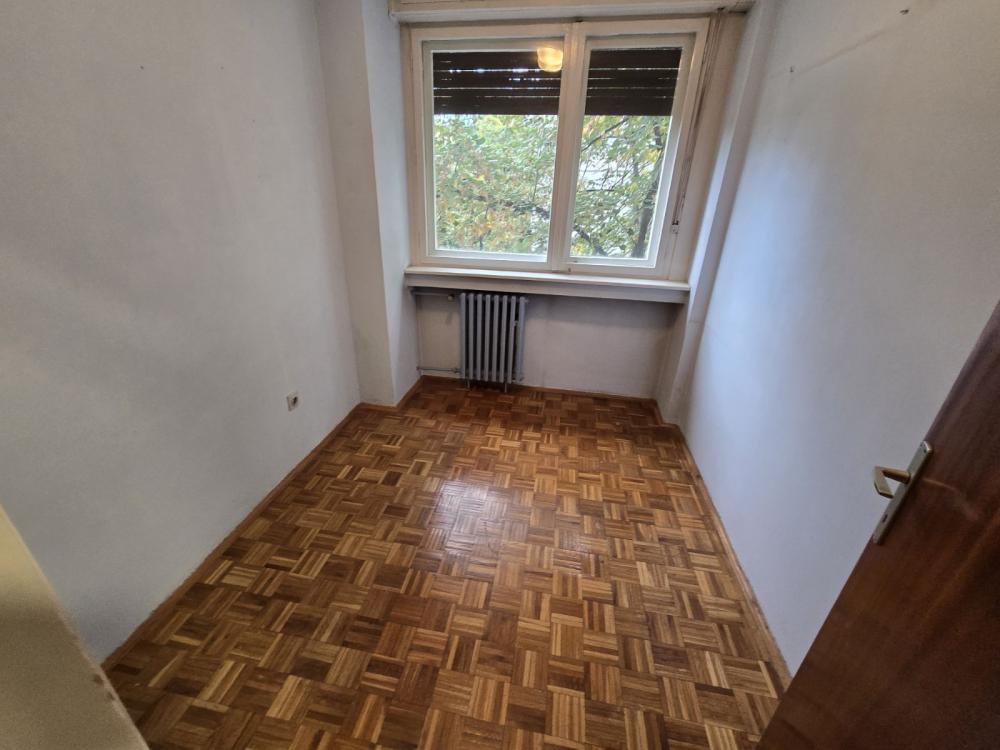 Stan na prodaju u Beogradu, Novi Beograd blok 33 (Genex kula), cetvorosoban, 80m2, cena 308000 evra