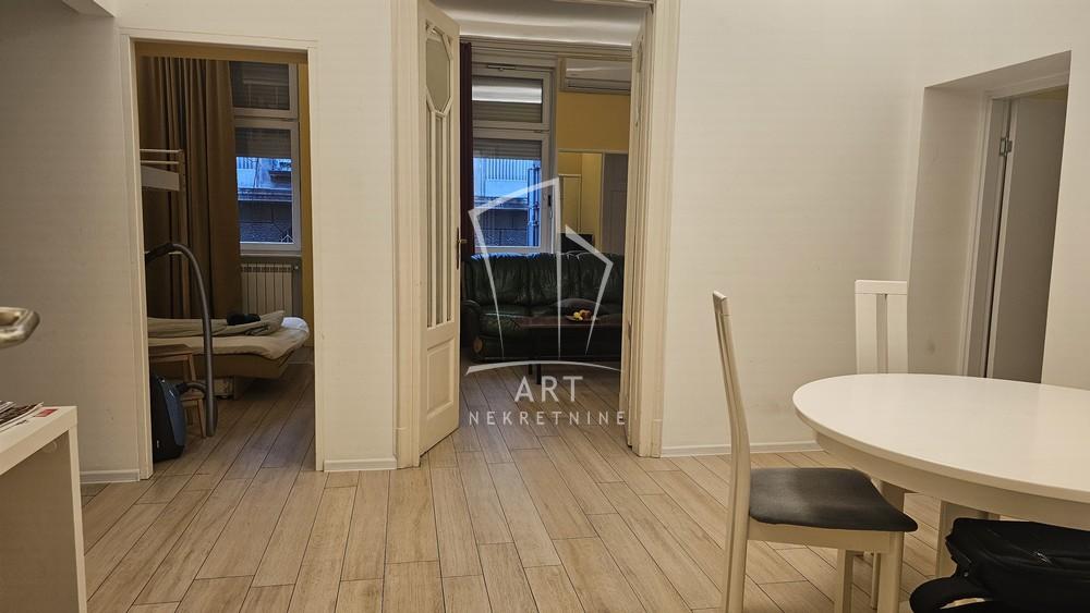 Stan na prodaju u Beogradu, Stari grad, troiposoban, 82m2, cena 410000 evra