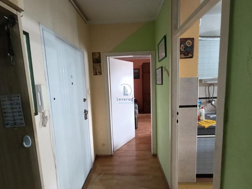 Stan na prodaju u Beogradu, Dušanovac, jednoiposoban, 37m2, cena 111000 evra