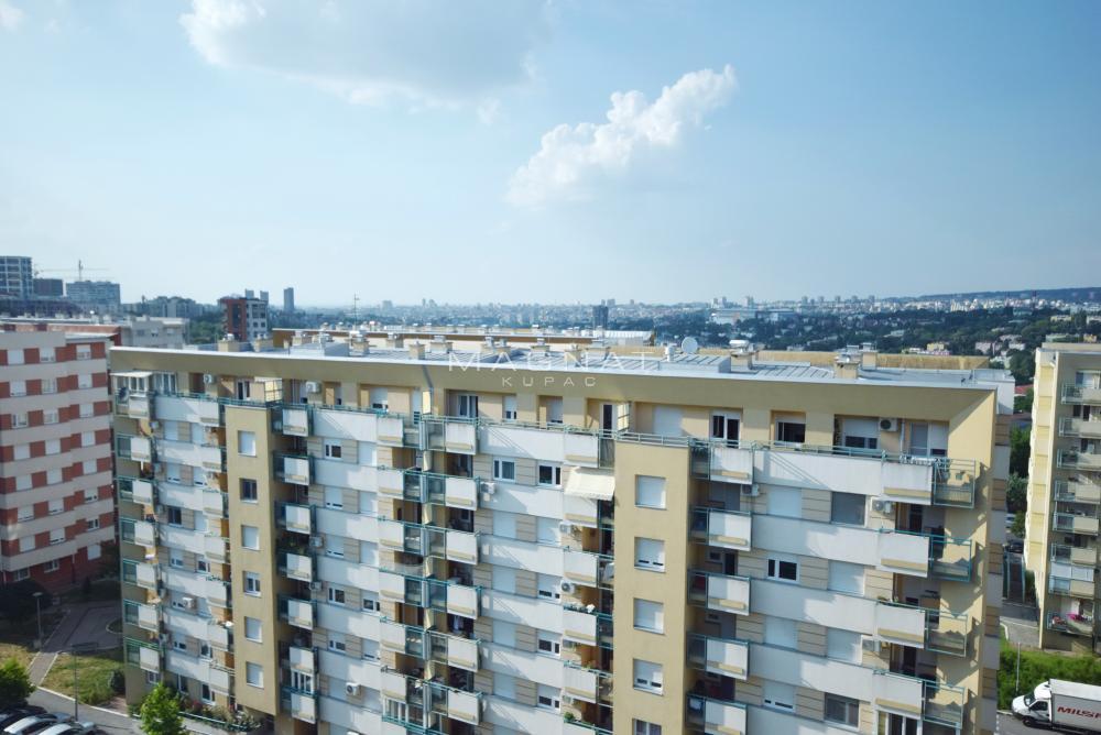 Stan na prodaju u Beogradu, Voždovac, trosoban, 85m2, cena 309000 evra
