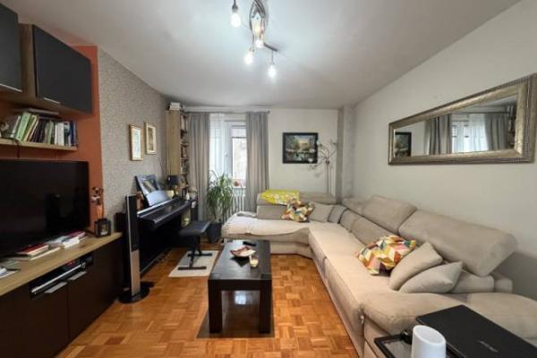 Stan na prodaju u Beogradu, Novi Beograd blok 62, dvoiposoban, 71m2, cena 250000 evra