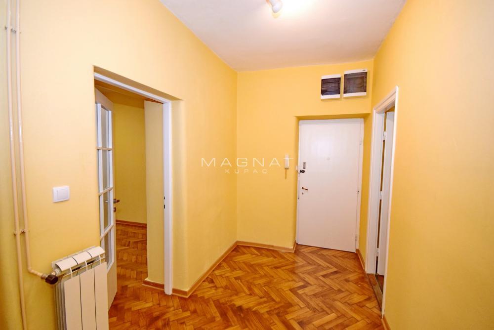 Stan na prodaju u Beogradu, Stari grad, cetvorosoban, 65m2, cena 315000 evra