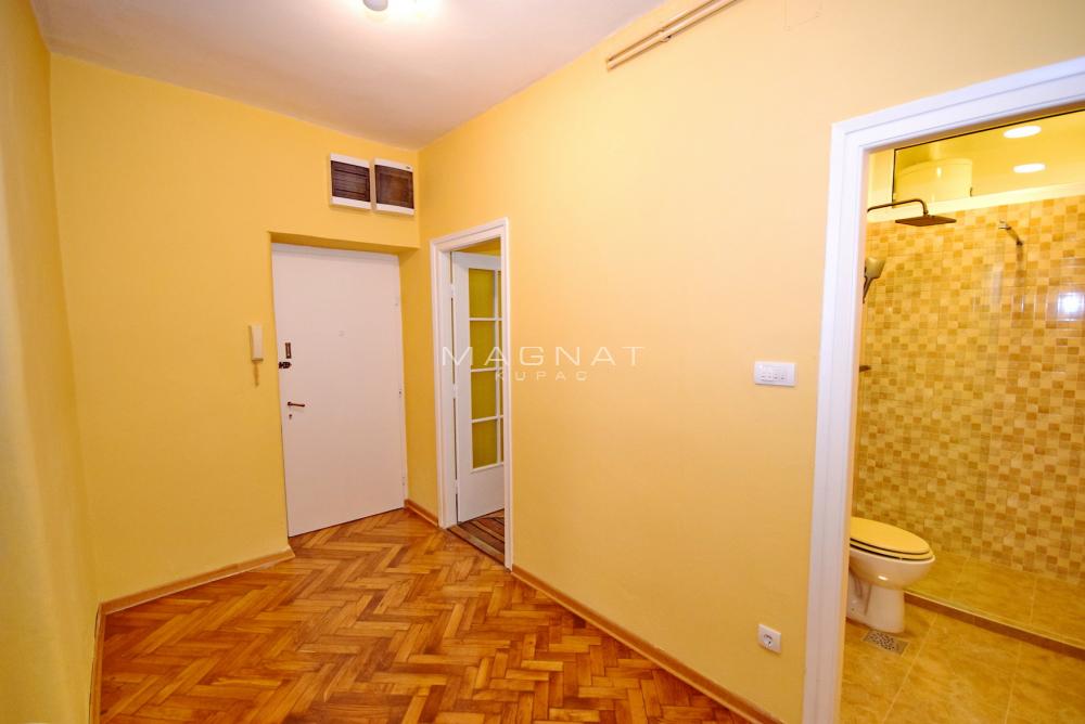 Stan na prodaju u Beogradu, Stari grad, cetvorosoban, 65m2, cena 315000 evra