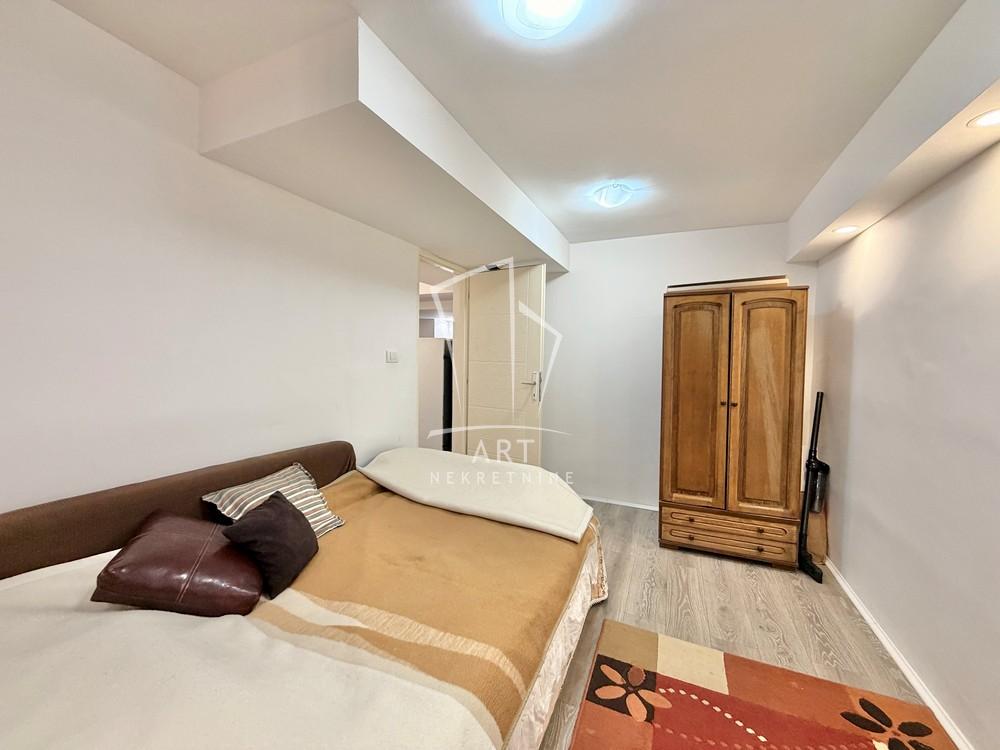 Stan na prodaju u Beogradu, Voždovac, dvosoban, 64m2, cena 125000 evra