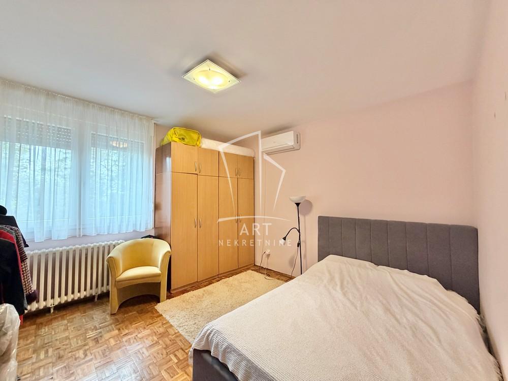 Stan na prodaju u Beogradu, Čukarica, dvoiposoban, 62m2, cena 195000 evra