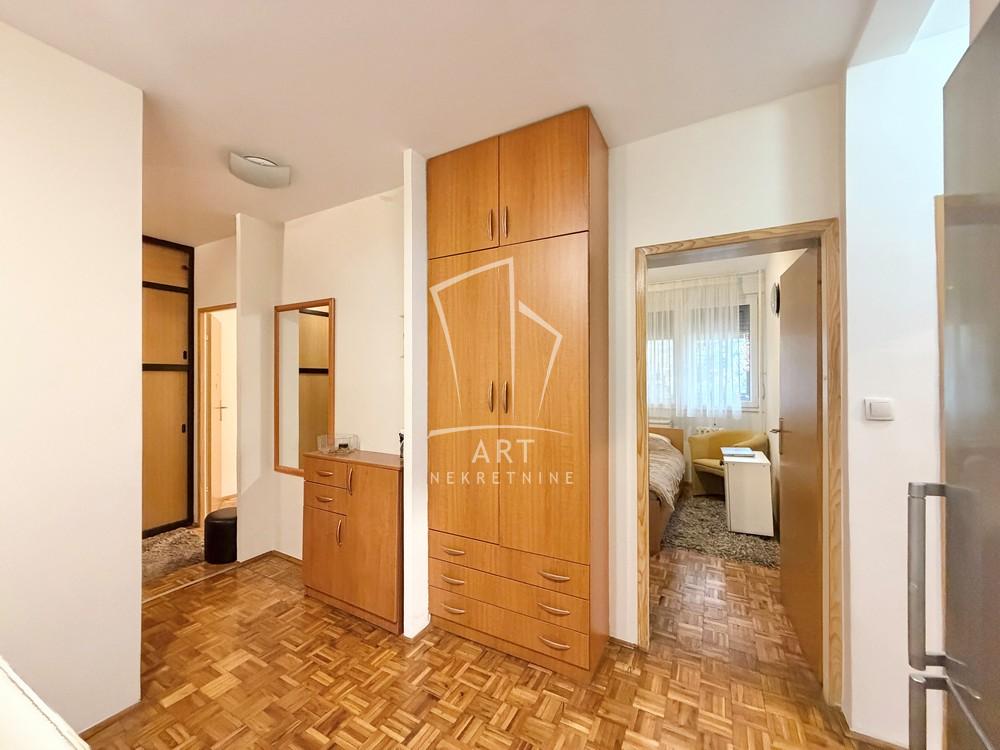 Stan na prodaju u Beogradu, Čukarica, dvoiposoban, 62m2, cena 195000 evra