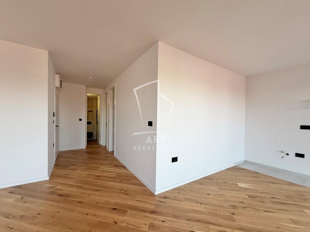 Stan na prodaju u Beogradu, Voždovac, trosoban, 67m2, cena 315000 evra