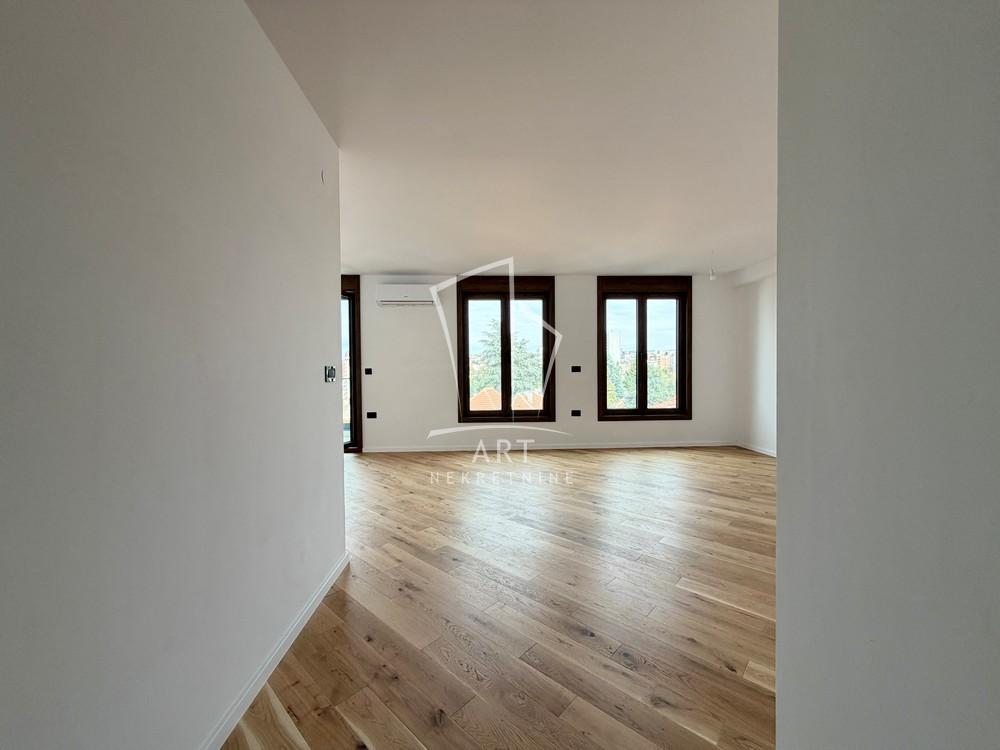 Stan na prodaju u Beogradu, Voždovac, trosoban, 67m2, cena 315000 evra
