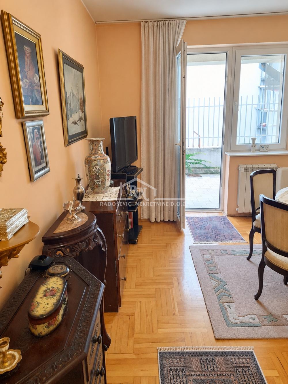 Stan na prodaju u Beogradu, Čukarica, jednoiposoban, 28m2, cena 115000 evra