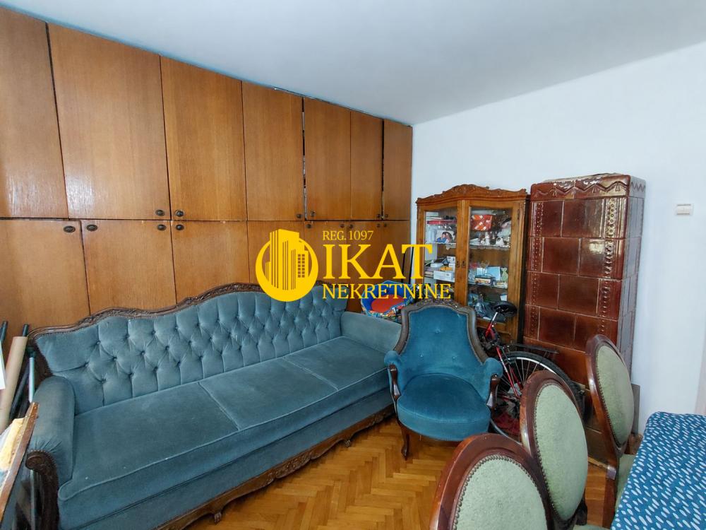 Stan na prodaju u Beogradu, Cvetkova pijaca, trosoban, 57m2, cena 219000 evra