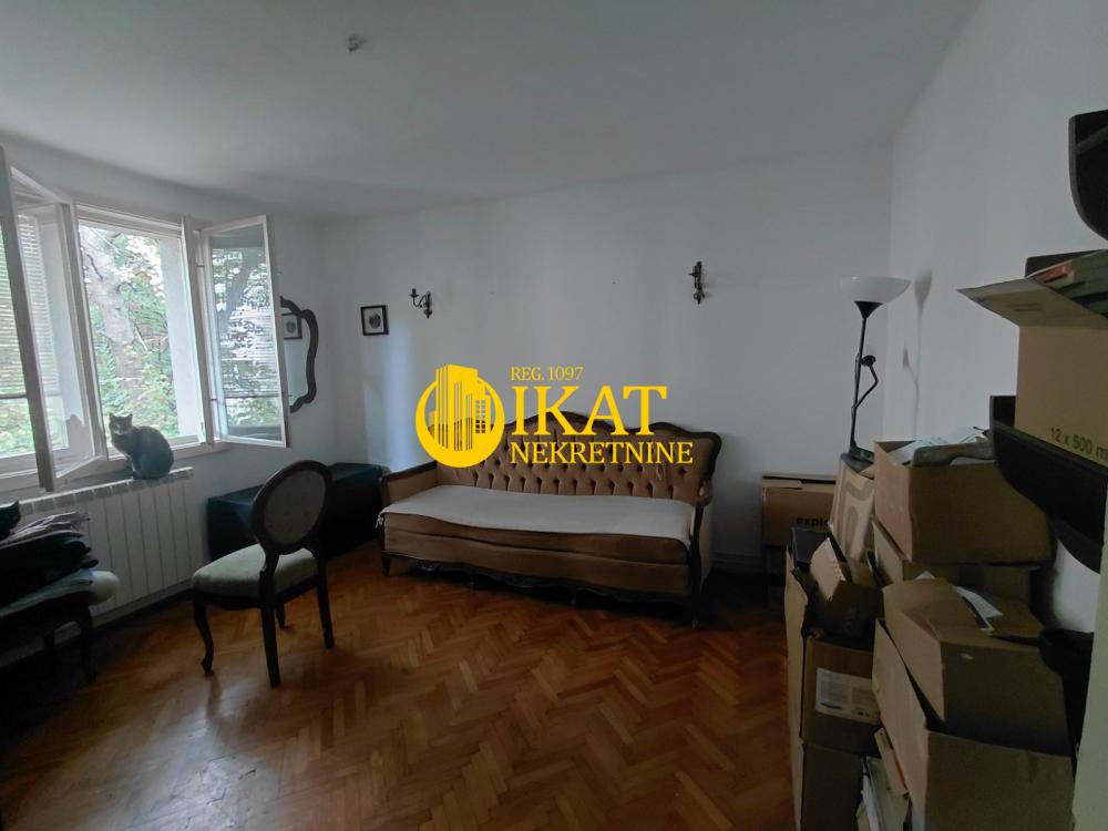 Stan na prodaju u Beogradu, Cvetkova pijaca, trosoban, 57m2, cena 219000 evra