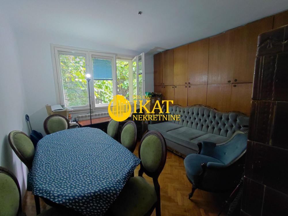 Stan na prodaju u Beogradu, Cvetkova pijaca, trosoban, 57m2, cena 219000 evra