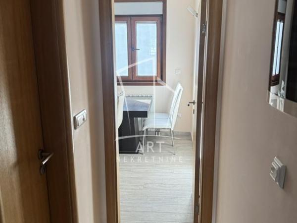 Stan na prodaju u Beogradu, Đeram pijaca, cetvorosoban, 98m2, cena 380000 evra