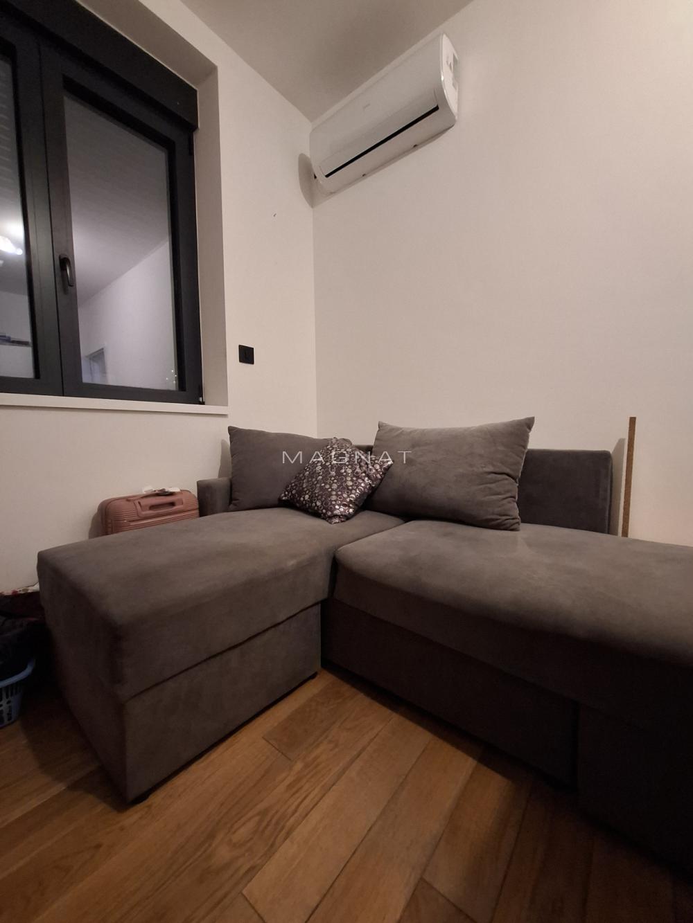 Stan na prodaju u Beogradu, Banjica, cetvorosoban, 83m2, cena 273000 evra
