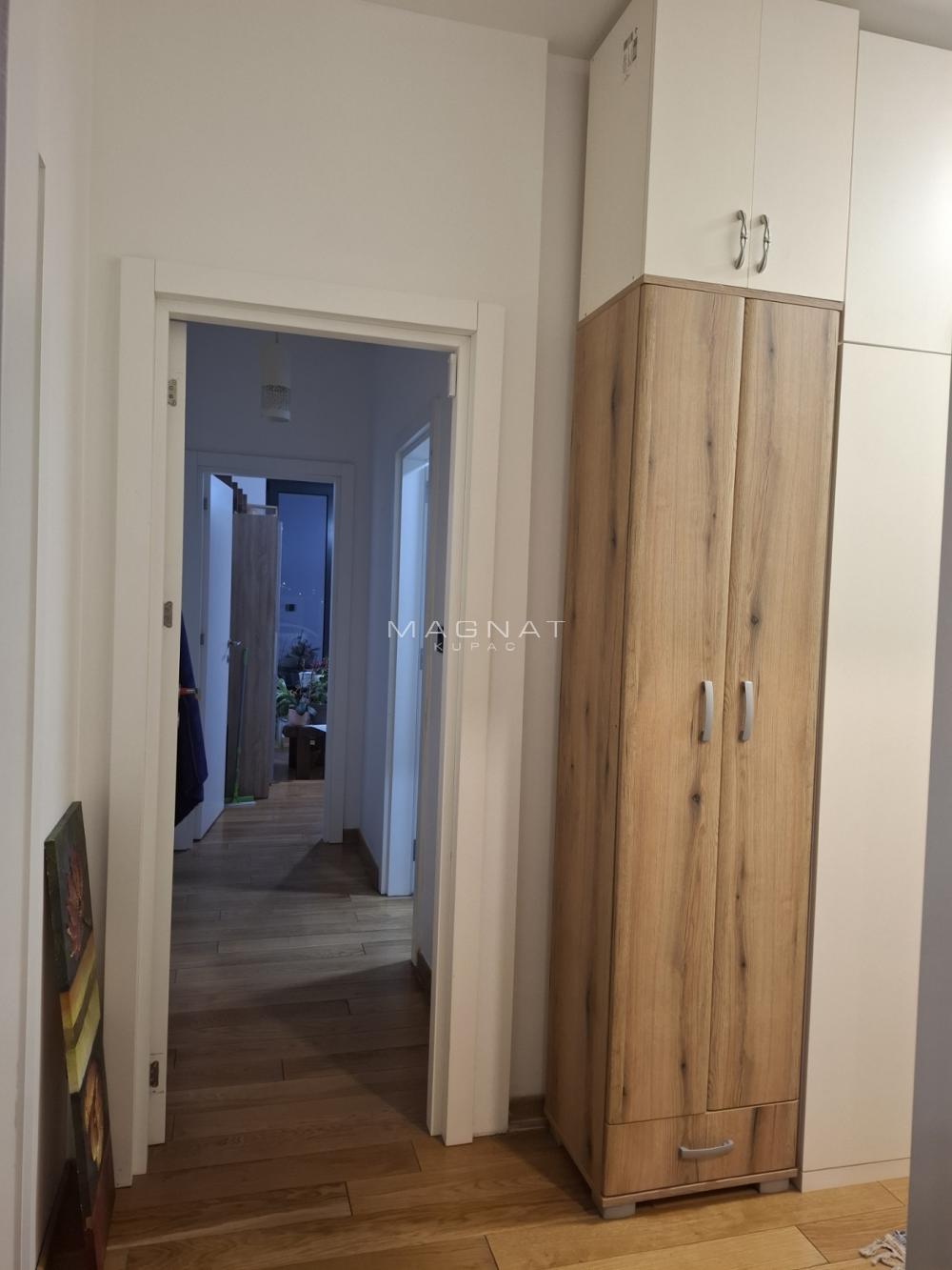Stan na prodaju u Beogradu, Banjica, cetvorosoban, 83m2, cena 273000 evra