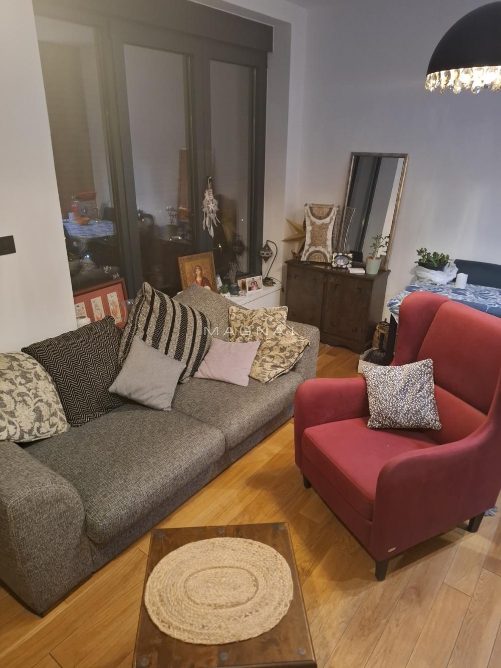 Stan na prodaju u Beogradu, Banjica, cetvorosoban, 83m2, cena 273000 evra