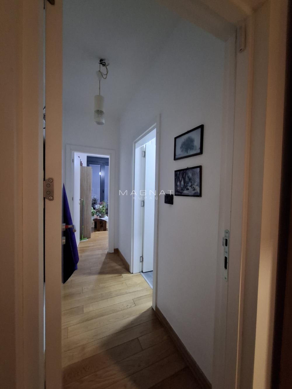 Stan na prodaju u Beogradu, Banjica, cetvorosoban, 83m2, cena 273000 evra