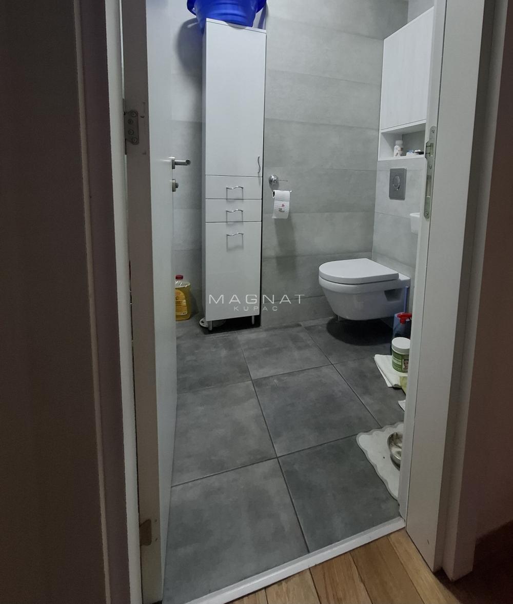 Stan na prodaju u Beogradu, Banjica, cetvorosoban, 83m2, cena 273000 evra