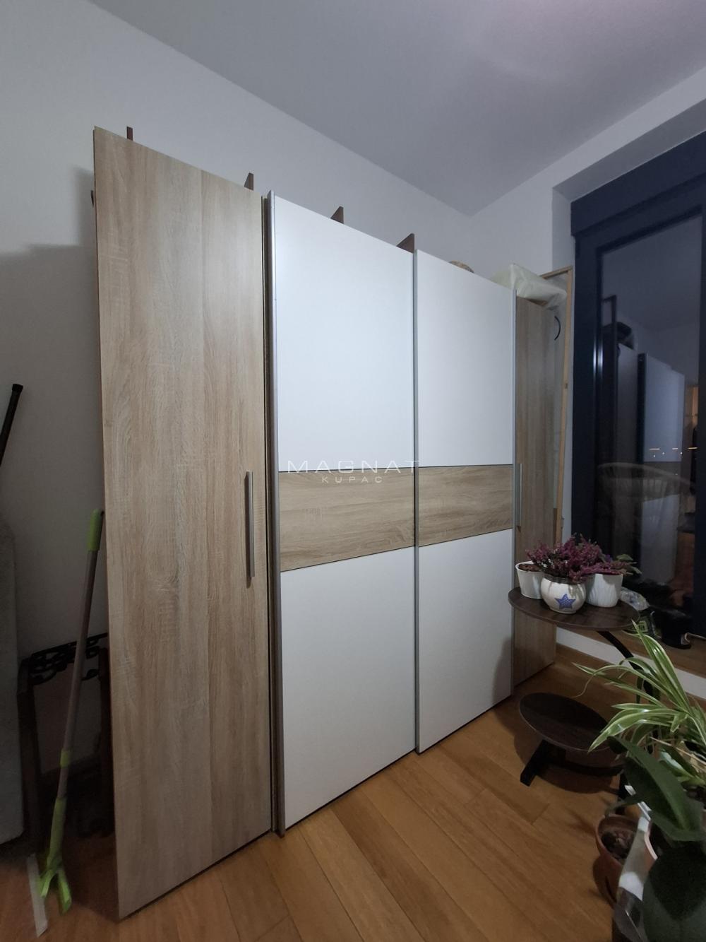 Stan na prodaju u Beogradu, Banjica, cetvorosoban, 83m2, cena 273000 evra