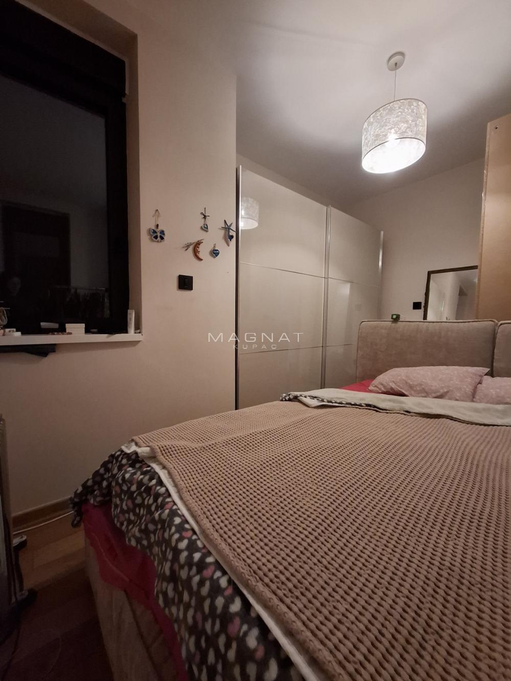 Stan na prodaju u Beogradu, Banjica, cetvorosoban, 83m2, cena 273000 evra