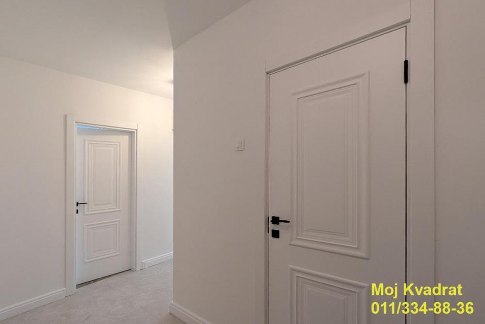 Stan na prodaju u Beogradu, Novi Beograd blok 11 (Hotel Jugoslavija), dvoiposoban, 60m2, cena 275000 evra