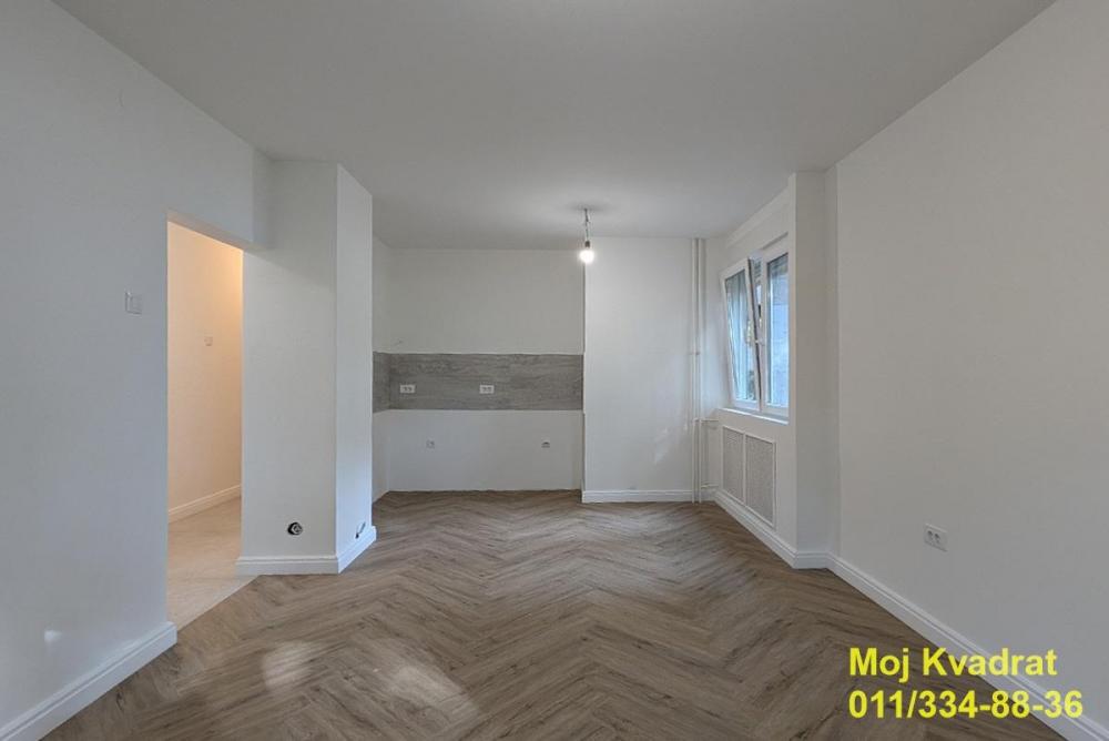 Stan na prodaju u Beogradu, Novi Beograd blok 11 (Hotel Jugoslavija), dvoiposoban, 60m2, cena 275000 evra
